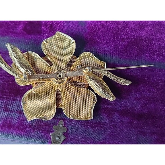 Prong Set Rhinestone Gold Tone Metal Floral Brooch Vintage, READ - Picture 8 of 10